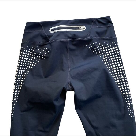 ATHLETA Gel Sonar Dot Capri Leggings Navy Blue and White Size Small - Picture 5 of 7
